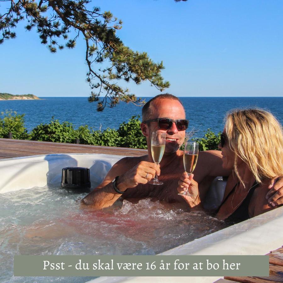Fredensborg Badehotel 론네 외부 사진