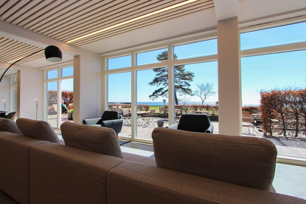 Fredensborg Badehotel 론네 외부 사진
