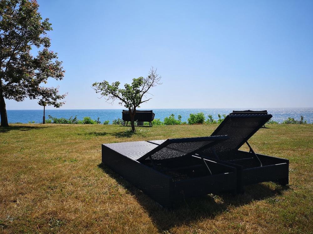 Fredensborg Badehotel 론네 외부 사진